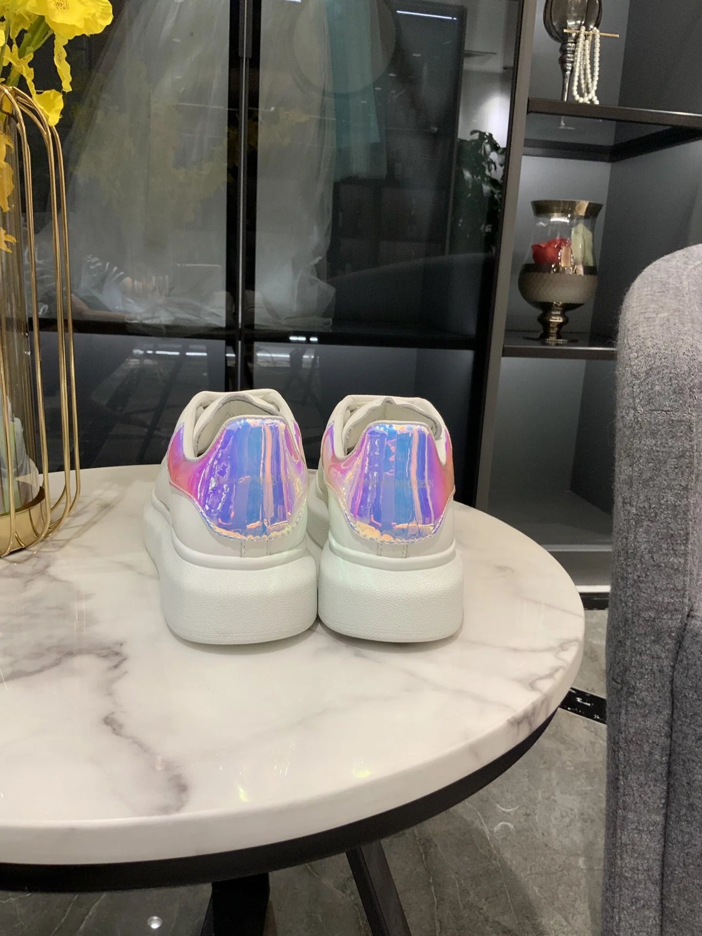 A MCQUEEN WHITE/PURPLE HOLOGRAM PLATFORM SNEAKER