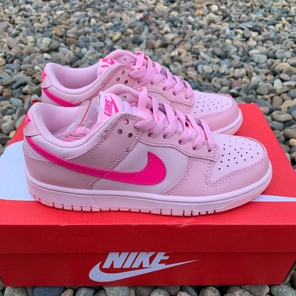 Nike Dunk Low Triple Pink