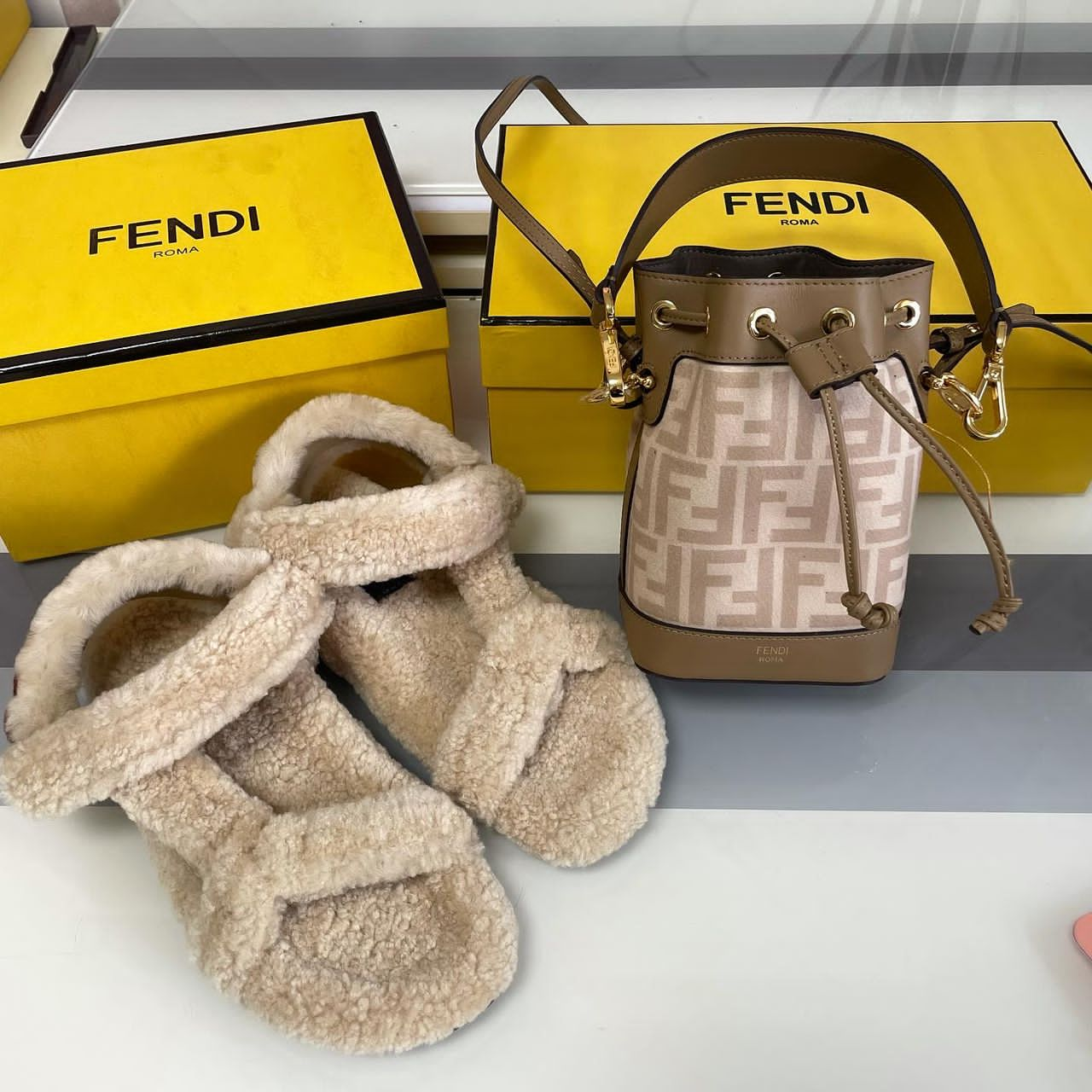 FF SANDAL AND PURSE SET