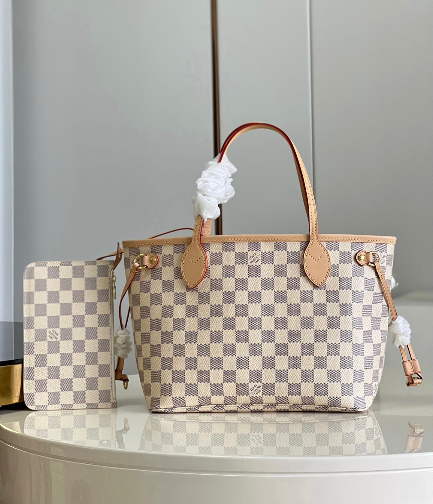 LV WHITE NEVER FULL