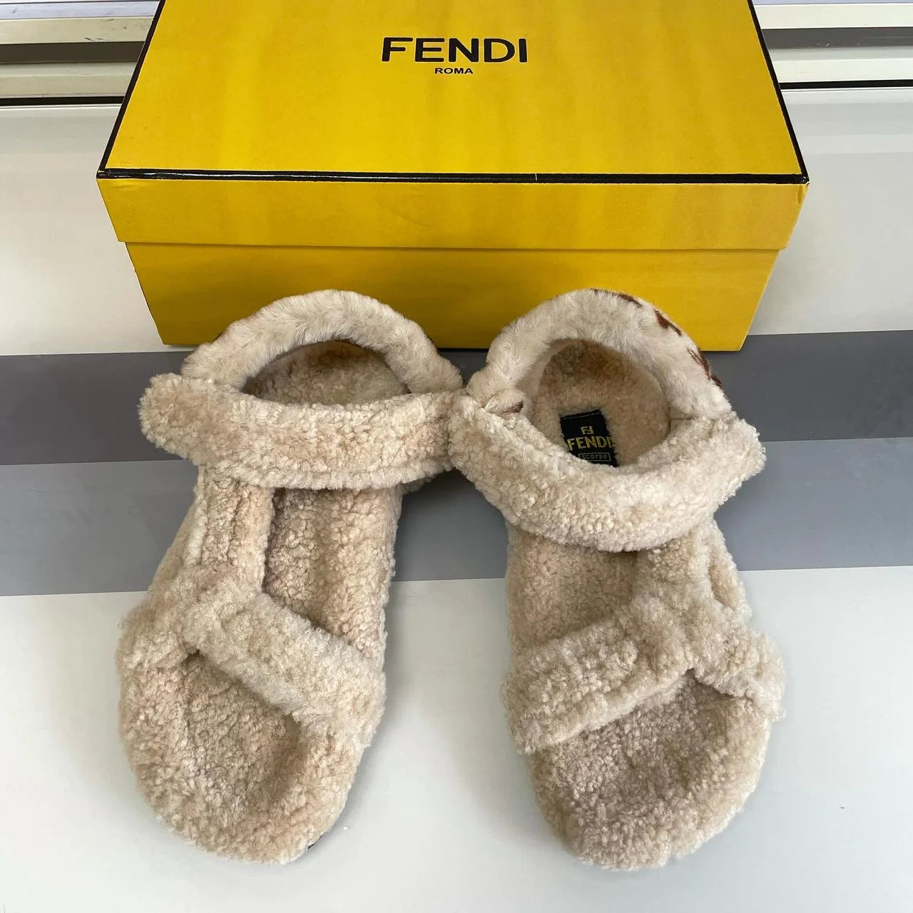 FF SANDAL AND PURSE SET