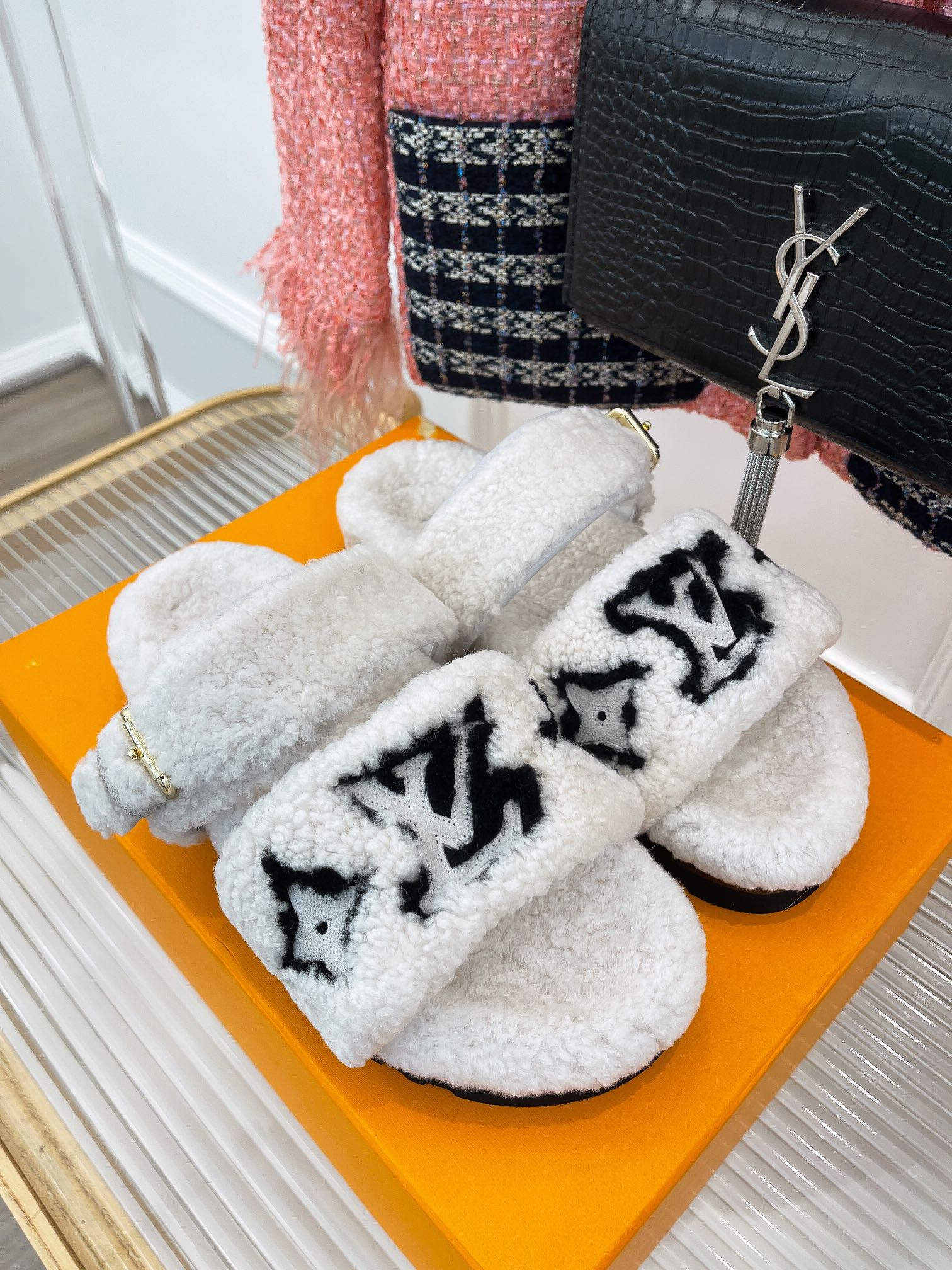 Sherpa LV Slippers