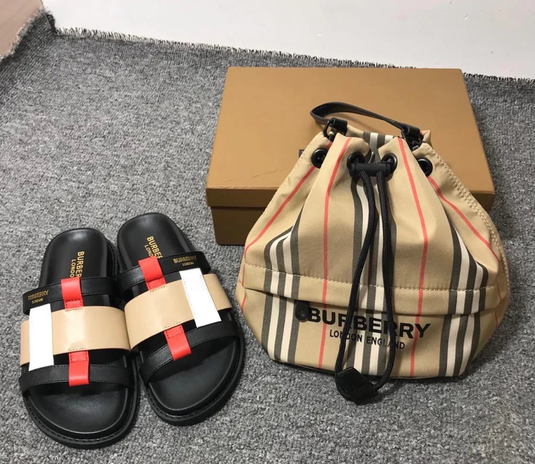 BURBERRY SLIDE AND PURSE SET