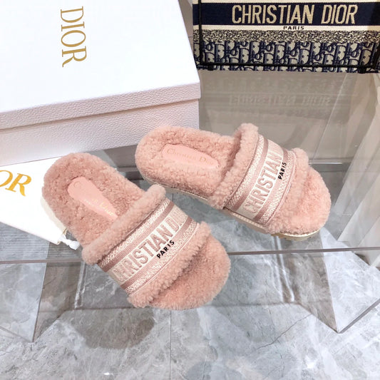 CD FUR SLIPPERS PINK