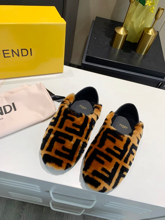 FENDI SLIPPERS