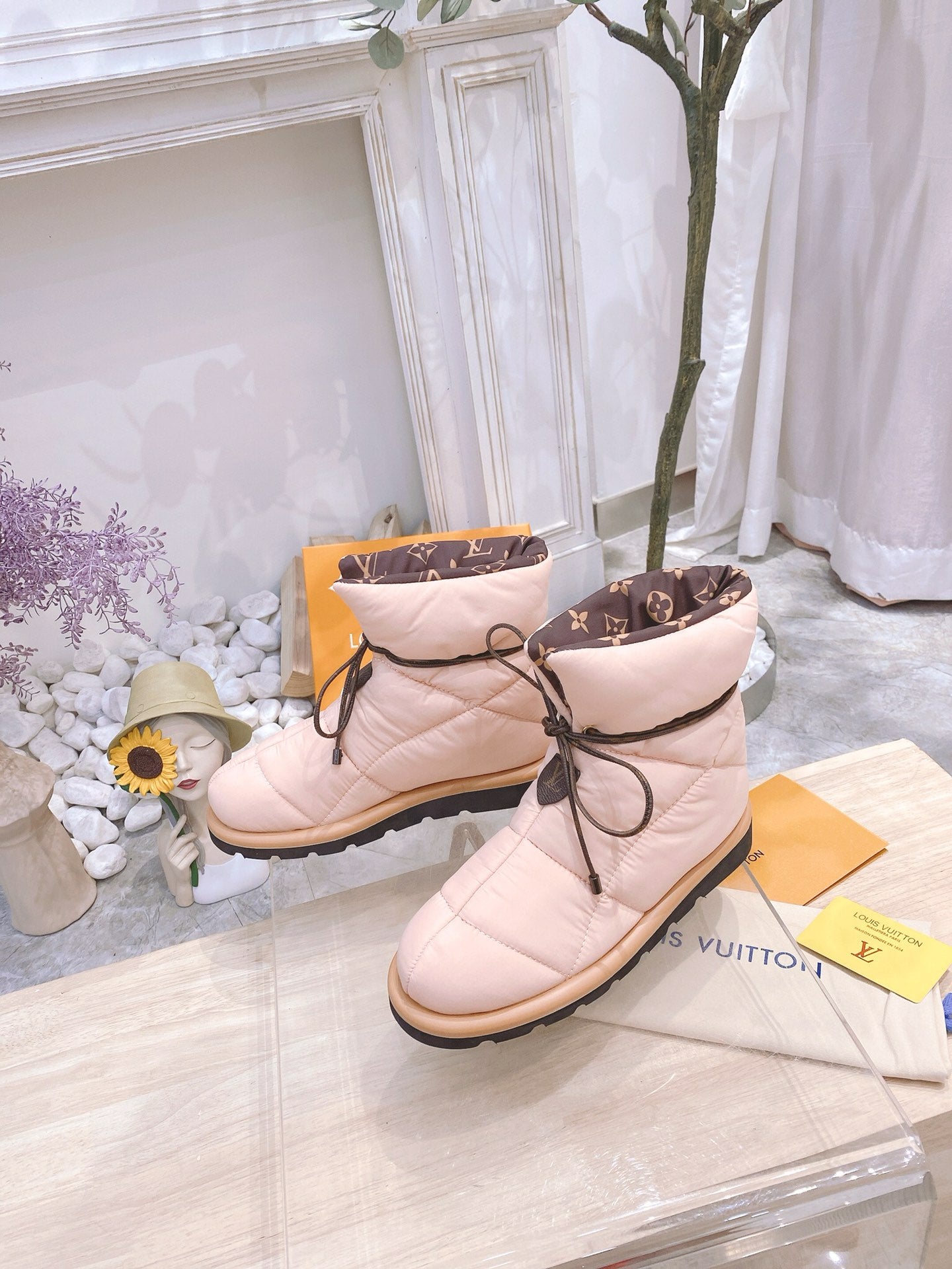 Louis Vuitton PINK SNOWBOOTS