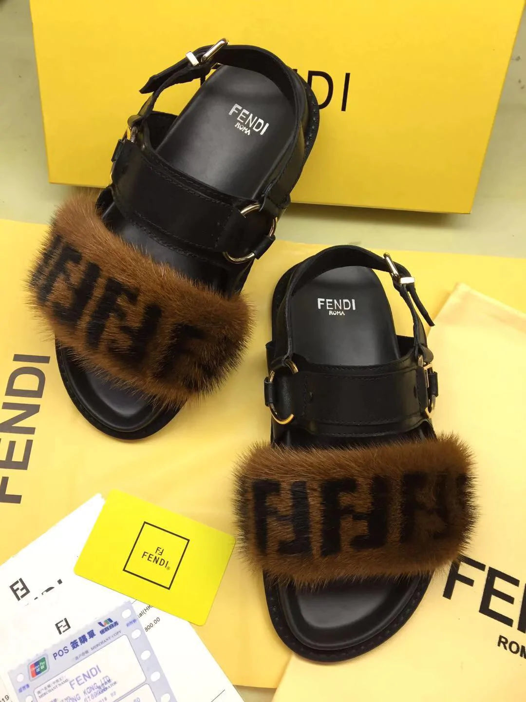 FF BROWN FUR STRAP SANDAL